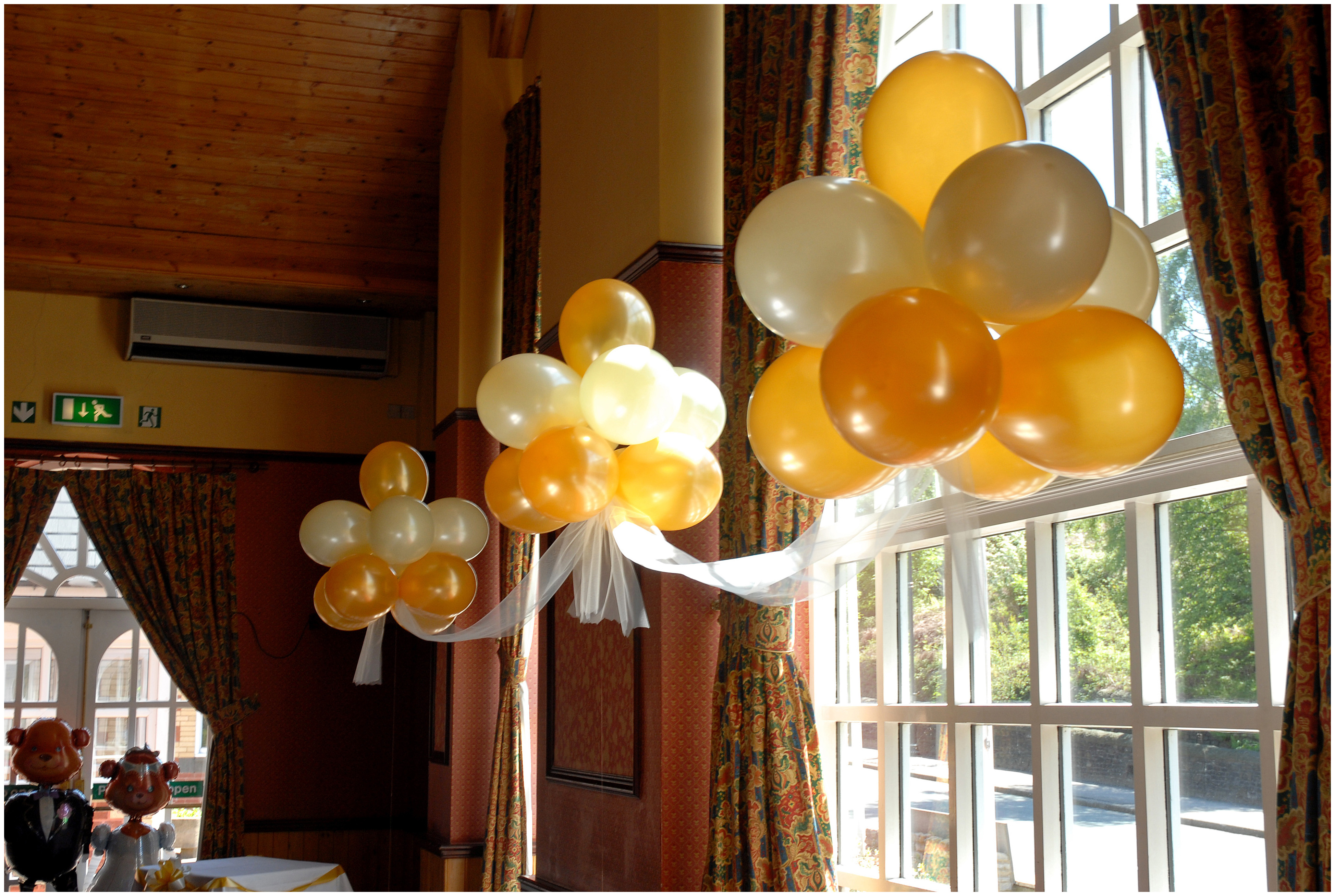 06-06 HPH Balloons Gold (9)-e